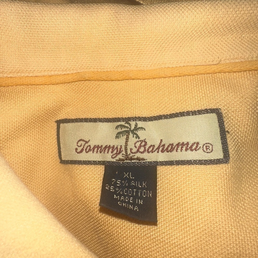 Men’s used Tommy Bahama yellow silk polo shirt size XL - Picture 2 of 4